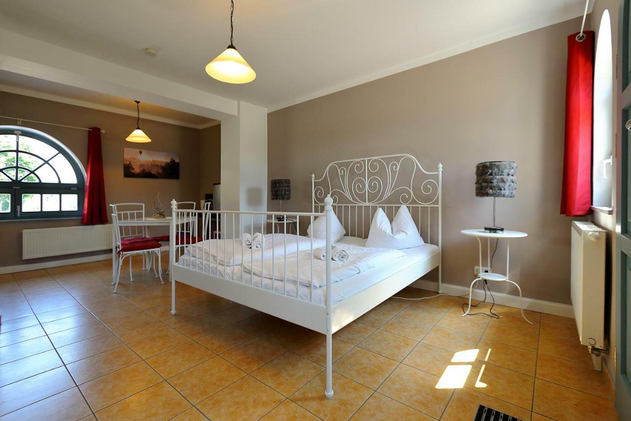 Hotel Elbzollhaus Dessau Extérieur photo